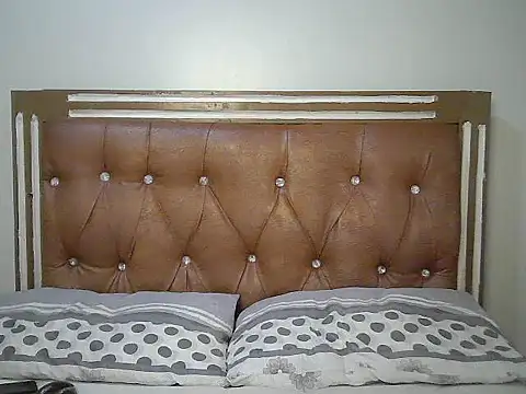 Snapshot of Toxique_ chatting on May 24, 2026, 2:06 pm Toxique online show from May 24, 2026, 2:06 pm