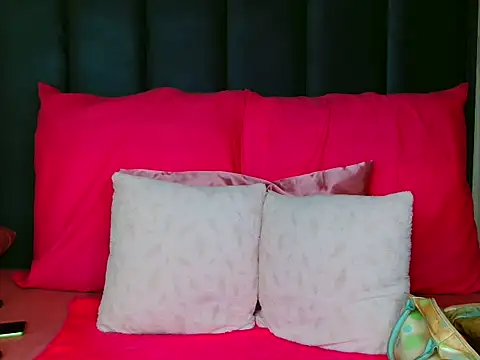 Snapshot of Kiaralane_xx chatting on September 19, 2025, 5:33 am Kiaralane xx online show from September 19, 2025, 5:33 am