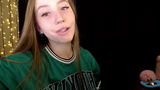 Snapshot of SindiWatsoon chatting on December 2, 2025, 2:08 pm SindiWatsoon online show from December 2, 2025, 2:08 pm