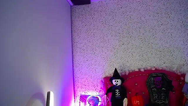 luly pink online show from October 24, 2025, 4:33 am