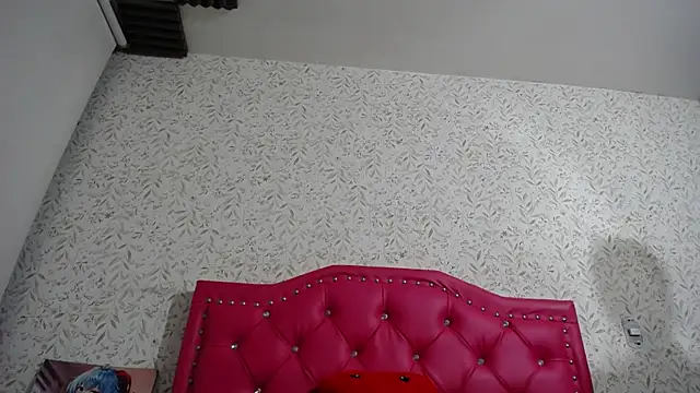 luly pink online show from September 27, 2025, 4:07 am