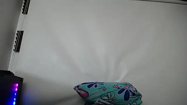 Snapshot of luly_pink chatting on December 20, 2025, 3:09 am luly pink online show from December 20, 2025, 3:09 am