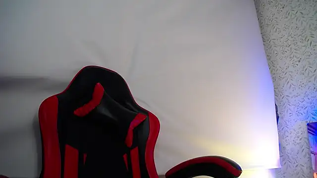 Snapshot of luly_pink chatting on December 23, 2025, 3:06 am luly pink online show from December 23, 2025, 3:06 am