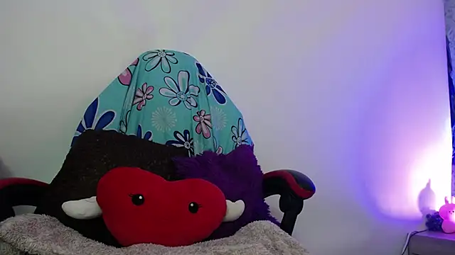 Snapshot of luly_pink chatting on February 7, 2026, 4:09 am luly pink online show from February 7, 2026, 4:09 am