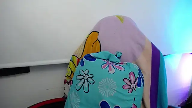 luly pink online show from December 3, 2025, 3:40 am