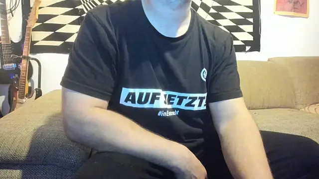 Snapshot of soulfuck92 chatting on December 20, 2025, 8:06 am soulfuck92 online show from December 20, 2025, 8:06 am