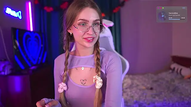 Snapshot of Kamila_icee chatting on November 13, 2025, 10:57 pm Kamila icee online show from November 13, 2025, 10:57 pm