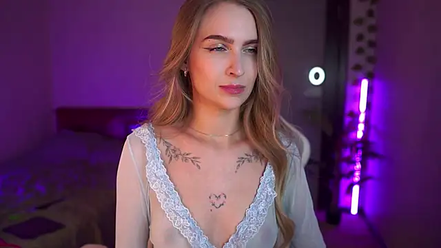 Snapshot of Kamila_icee chatting on September 16, 2025, 6:31 pm Kamila icee online show from September 16, 2025, 6:31 pm