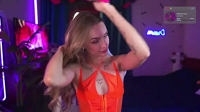 Snapshot of Kamila_icee chatting on October 31, 2025, 10:05 pm Kamila icee online show from October 31, 2025, 10:05 pm