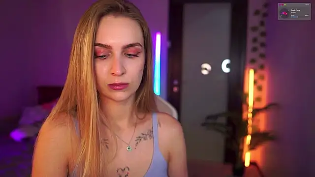 Snapshot of Kamila_icee chatting on September 27, 2025, 7:42 pm Kamila icee online show from September 27, 2025, 7:42 pm