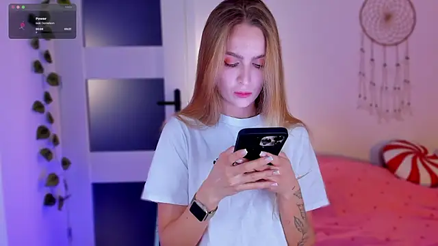 Snapshot of Kamila_icee chatting on March 17, 2025, 7:15 pm Kamila icee online show from March 17, 2025, 7:15 pm