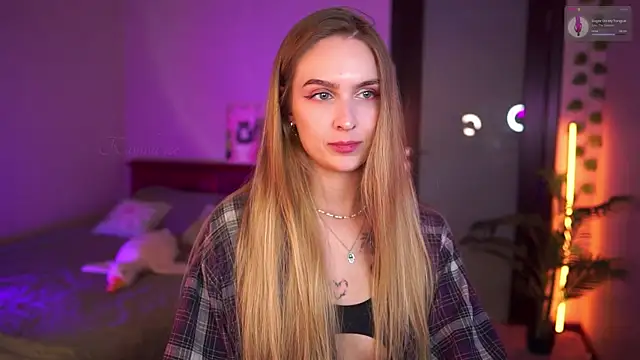 Snapshot of Kamila_icee chatting on September 24, 2025, 7:09 pm Kamila icee online show from September 24, 2025, 7:09 pm