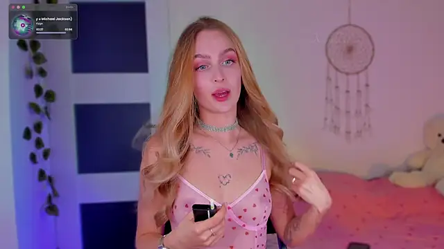 Snapshot of Kamila_icee chatting on March 15, 2025, 7:16 pm Kamila icee online show from March 15, 2025, 7:16 pm