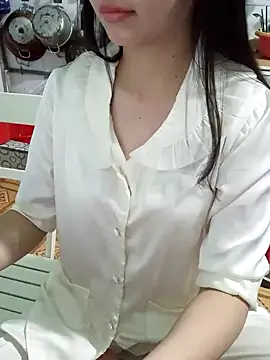 Ngocnhi2k online show from February 13, 2025, 5:11 pm