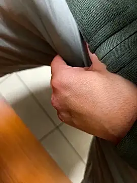 onbifeet online show from March 28, 2026, 7:20 am