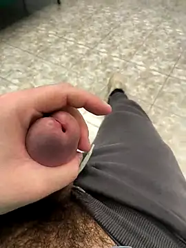 onbifeet online show from March 22, 2026, 3:46 pm