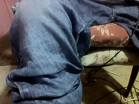 Bigras0011 online show from September 26, 2025, 5:14 am