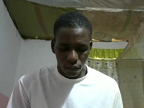 Bigras0011 online show from September 20, 2025, 4:17 am