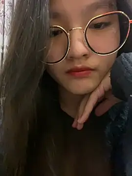 Snapshot of Krixxi22 chatting on February 27, 2025, 3:37 pm Krixxi22 online show from February 27, 2025, 3:37 pm