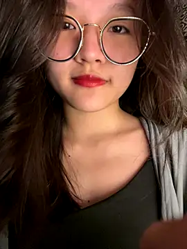 Snapshot of Krixxi22 chatting on September 13, 2025, 1:55 pm Krixxi22 online show from September 13, 2025, 1:55 pm