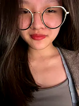 Snapshot of Krixxi22 chatting on September 15, 2025, 3:23 pm Krixxi22 online show from September 15, 2025, 3:23 pm