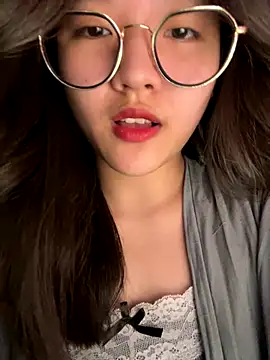 Snapshot of Krixxi22 chatting on September 17, 2025, 2:19 pm Krixxi22 online show from September 17, 2025, 2:19 pm