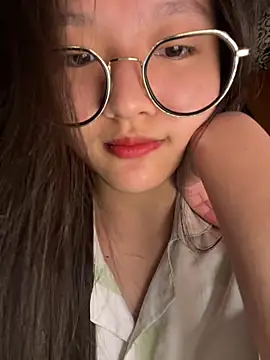 Krixxi22 online show from October 31, 2025, 2:57 pm