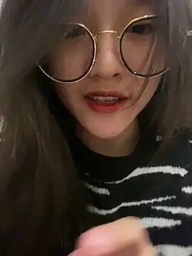 Snapshot of Krixxi22 chatting on January 18, 2025, 4:10 pm Krixxi22 online show from January 18, 2025, 4:10 pm