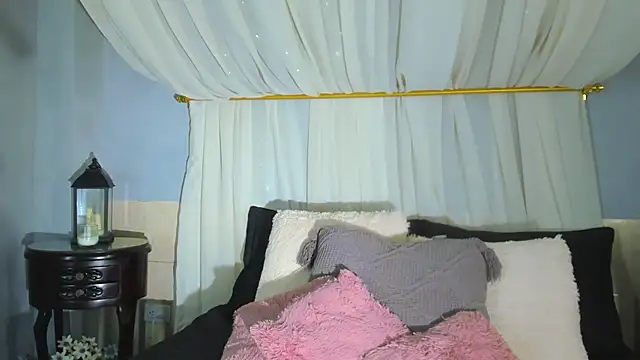 Snapshot of AnnaVictoria__ chatting on September 17, 2025, 2:24 am AnnaVictoria online show from September 17, 2025, 2:24 am