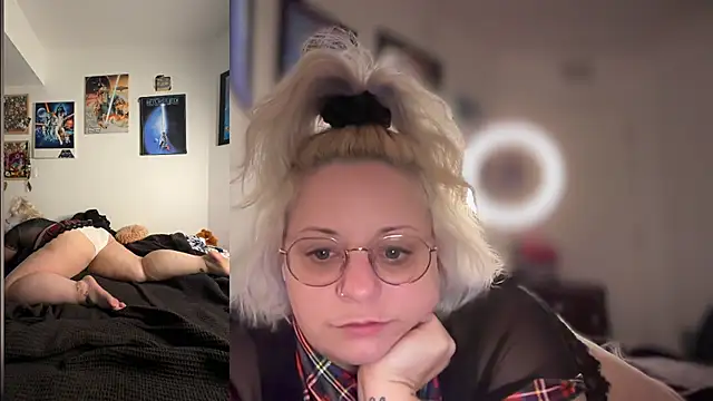 darlingashley online show from December 21, 2024, 5:58 am