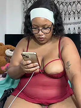 MimiCurves online show from April 15, 2026, 12:42 pm