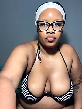 MimiCurves online show from October 29, 2025, 11:20 am