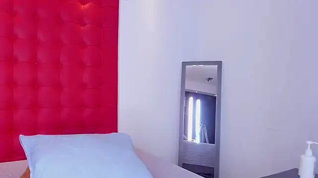 Snapshot of Daliana_Beck chatting on November 18, 2025, 8:34 pm Daliana Beck online show from November 18, 2025, 8:34 pm