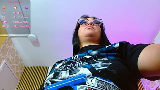 Snapshot of martinna_tay chatting on June 18, 2026, 9:14 am martinna tay online show from June 18, 2026, 9:14 am