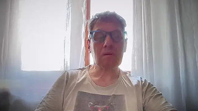 Snapshot of Britmi chatting on May 9, 2026, 8:18 am Britmi online show from May 9, 2026, 8:18 am