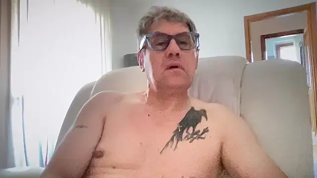 Snapshot of Britmi chatting on August 4, 2026, 7:35 am Britmi online show from August 4, 2026, 7:35 am
