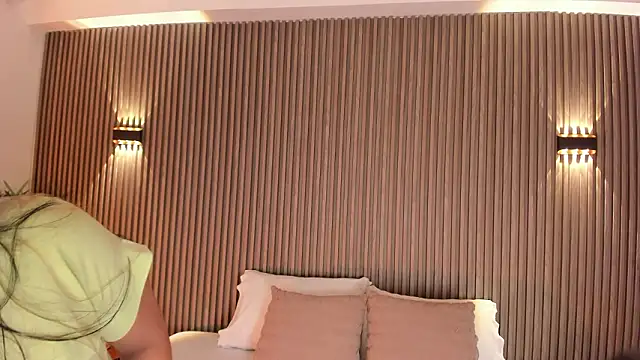 Snapshot of AliceHanz chatting on February 19, 2026, 4:09 am AliceHanz online show from February 19, 2026, 4:09 am