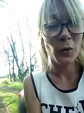 Snapshot of Timide_girl2 chatting on March 19, 2025, 3:40 pm Timide girl2 online show from March 19, 2025, 3:40 pm