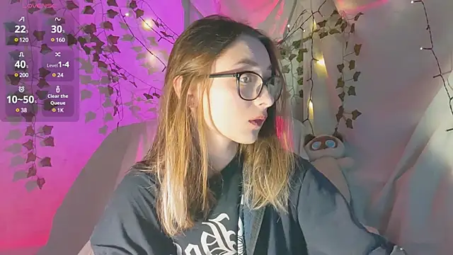 Snapshot of monlight__dana chatting on December 7, 2024, 1:35 pm monlight dana online show from December 7, 2024, 1:35 pm