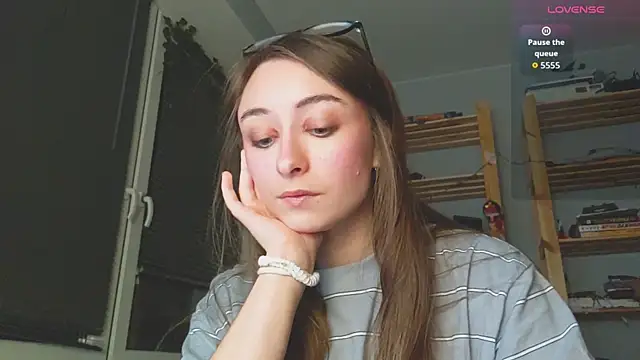 Snapshot of monlight__dana chatting on December 1, 2025, 9:04 pm monlight dana online show from December 1, 2025, 9:04 pm