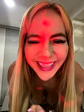 Snapshot of LARIANA_RIVERA23 chatting on November 19, 2025, 5:07 am LARIANA RIVERA23 online show from November 19, 2025, 5:07 am