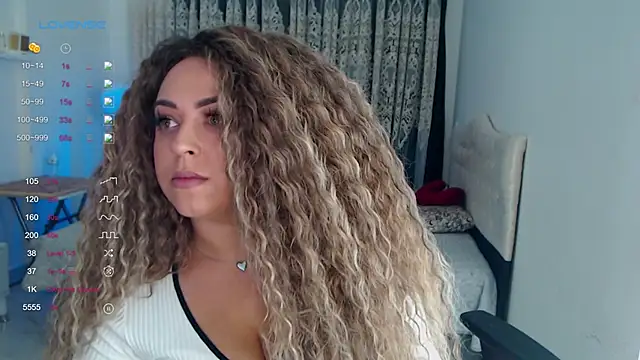  Just a queen 3 online show from December 2, 2025, 5:03 pm