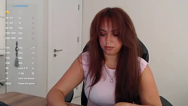 Snapshot of _Just_a_queen_3 chatting on May 19, 2026, 8:54 am Just a queen 3 online show from May 19, 2026, 8:54 am