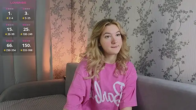 Snapshot of flawless_angell chatting on March 20, 2025, 8:40 pm flawless angell online show from March 20, 2025, 8:40 pm