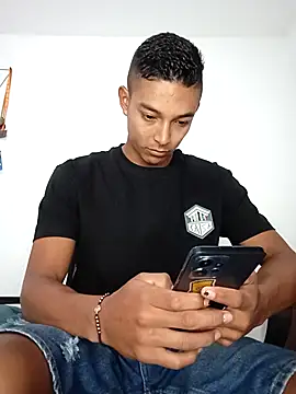 Snapshot of Demiansteven2 chatting on October 2, 2025, 12:30 pm Demiansteven2 online show from October 2, 2025, 12:30 pm