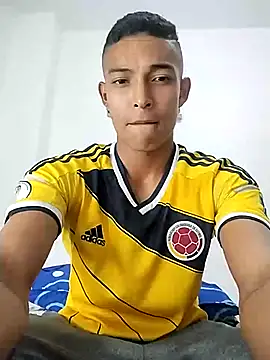 Snapshot of Demiansteven2 chatting on March 20, 2025, 11:56 pm Demiansteven2 online show from March 20, 2025, 11:56 pm