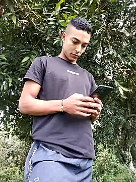 Snapshot of Demiansteven2 chatting on November 7, 2025, 4:44 pm Demiansteven2 online show from November 7, 2025, 4:44 pm