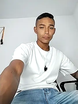 Snapshot of Demiansteven2 chatting on September 15, 2025, 7:25 pm Demiansteven2 online show from September 15, 2025, 7:25 pm