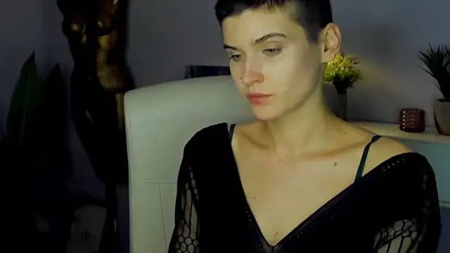 sarah perfect online show from November 11, 2025, 2:23 pm