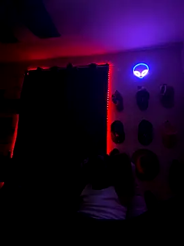 GersonGil1 online show from October 28, 2025, 3:18 am